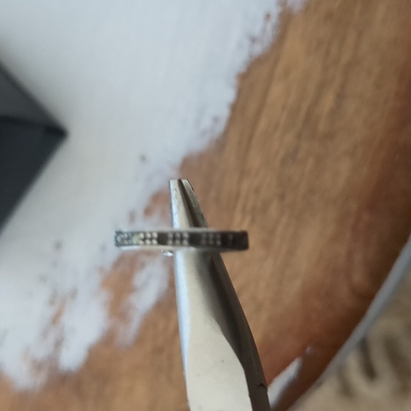 🩶Tiny Silver Macarsite Hoop Earrings - Picture 4 of 7